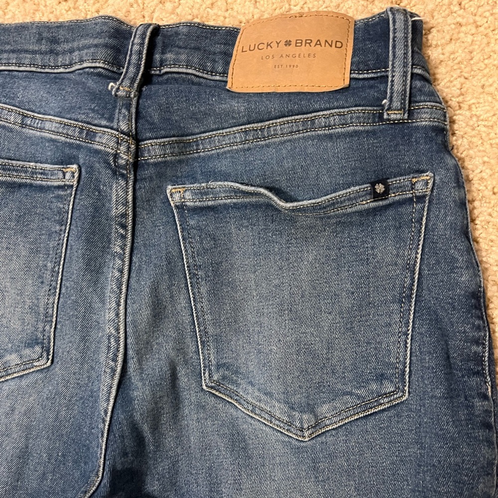 Lucky Brand Skinny Stretch Jeggings distressed bottoms size 8